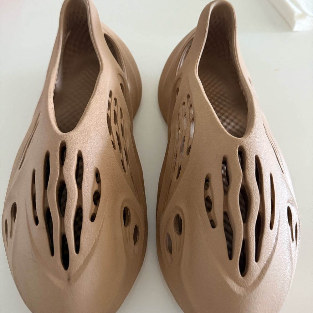 Adidas YEEZY FOAM RNNR